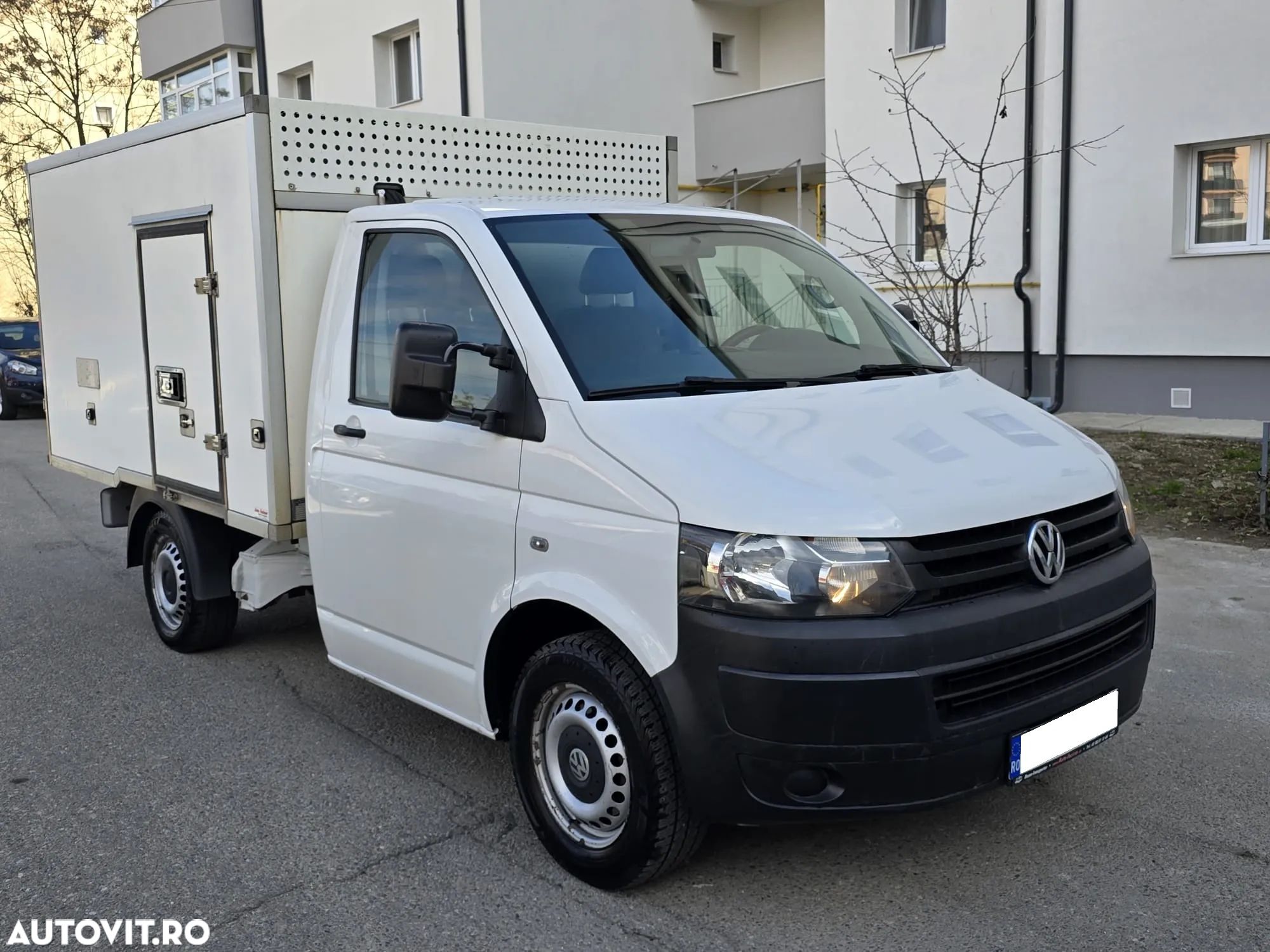 Volkswagen Transporter - 1
