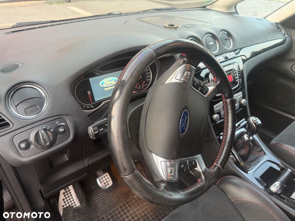 Ford S-Max - 16