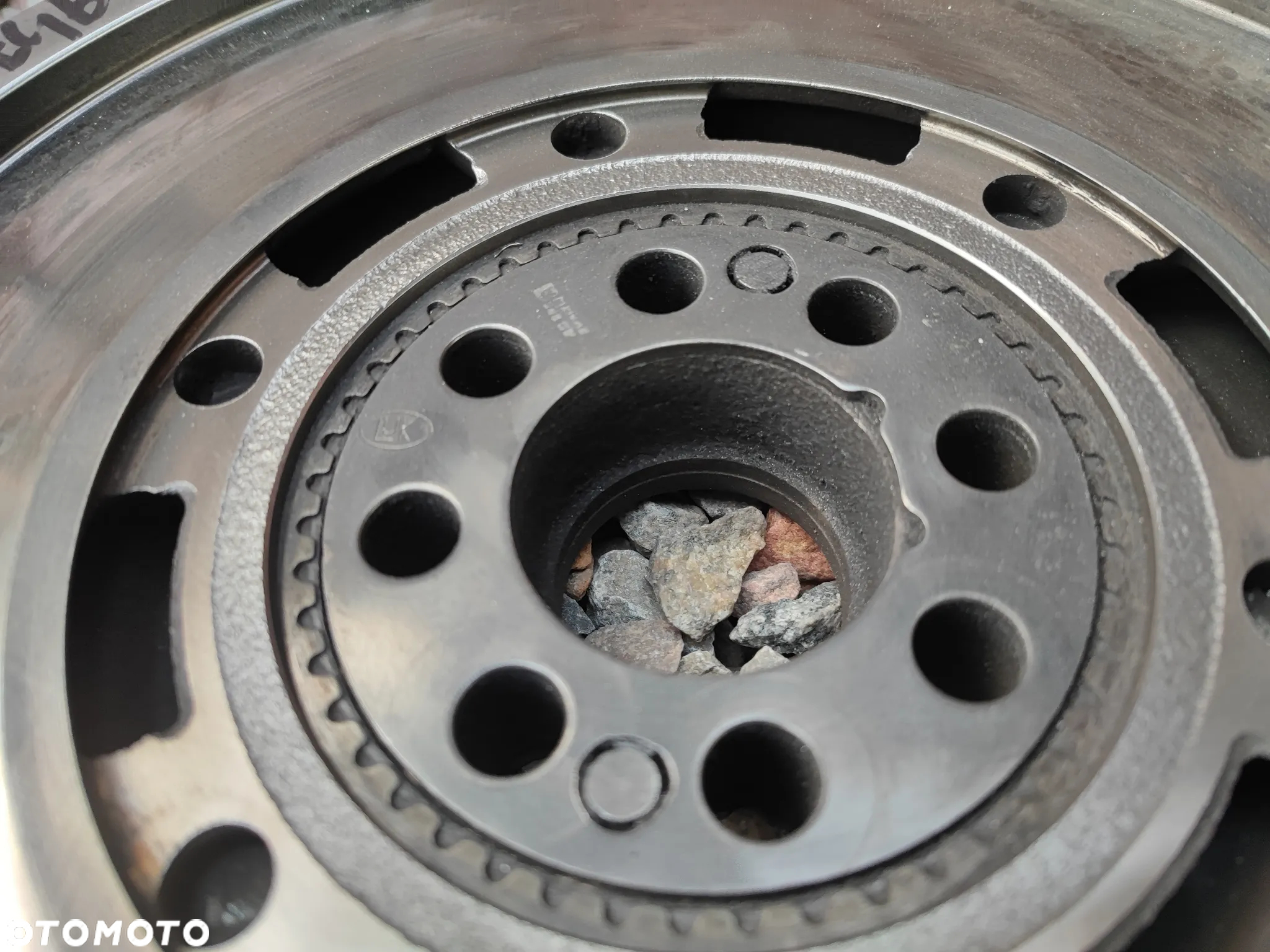 BMW E36 / E39 / E38 / Z3 / E34 ORYGINALNE KOŁO ZAMACHOWE DWUMASOWE POD TARCZĘ SPRZĘGŁA 228MM DO SILNIKÓW GAMY M52 / M50 ( M52B20 / M50B20 )  O NR. 21 21 1 222 512 / 21 21 1 223 542 / 21 20 1 223 418 /  21 21 1 223 593 OEM  SPRAWNE W 100% - 17