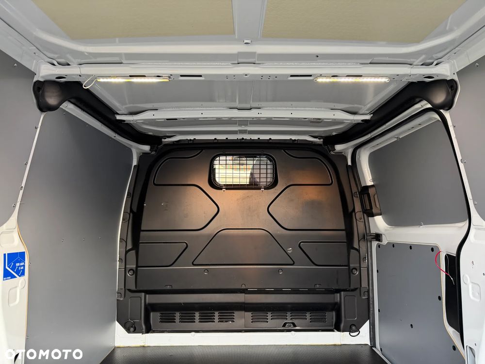 Ford Custom L1H1 - 26