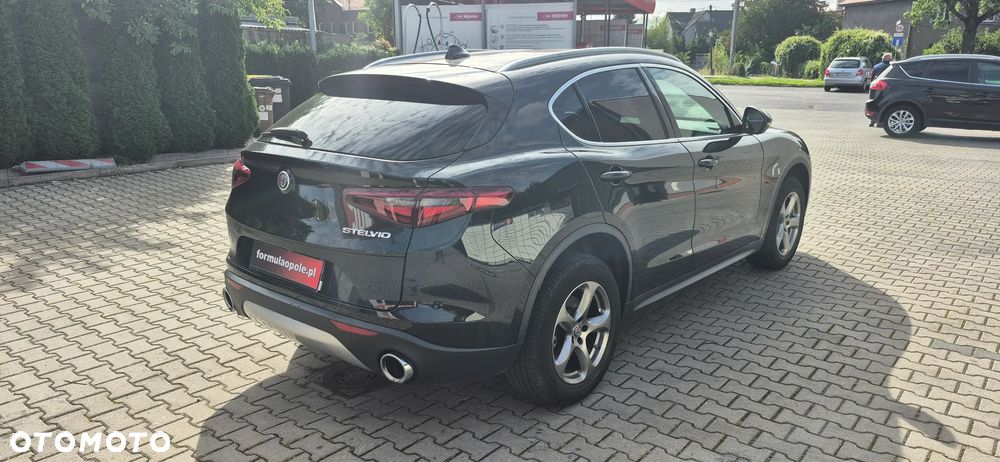Alfa Romeo Stelvio - 6