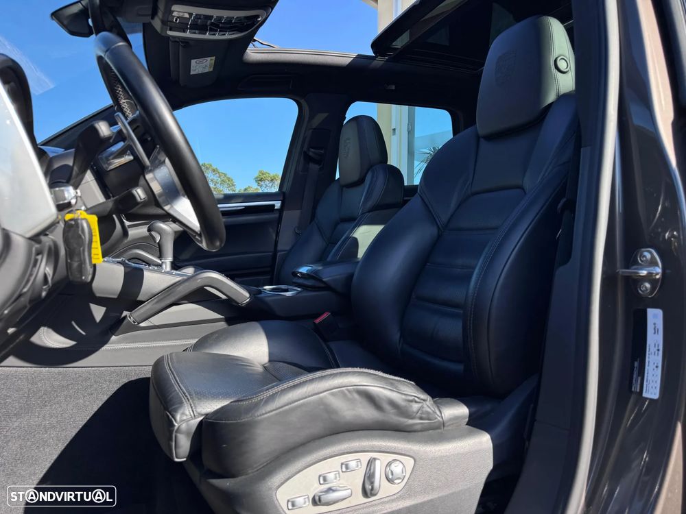 Porsche Cayenne S E-Hybrid - 8