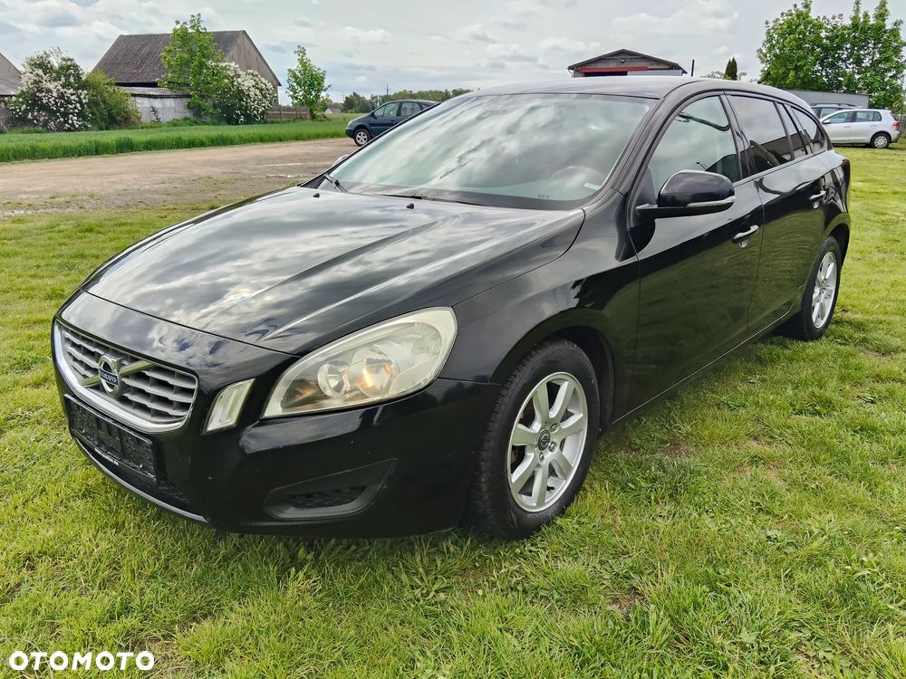 Volvo V60 T3 Kinetic - 1