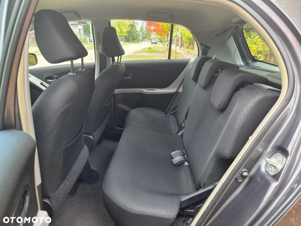 Toyota Yaris 1.0 VVT-i Cool Edition - 24