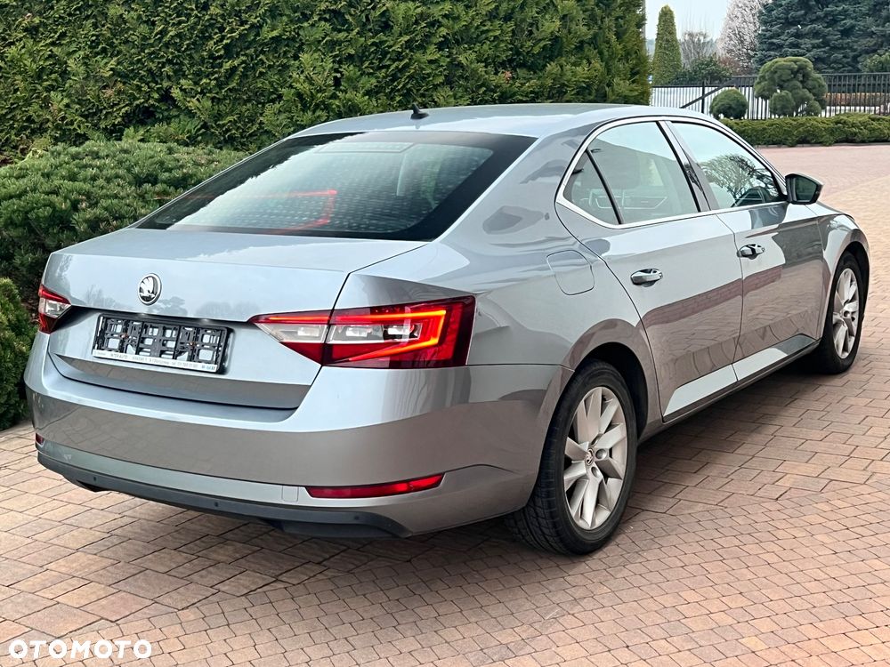 Skoda Superb 2.0 TDI Active DSG - 5