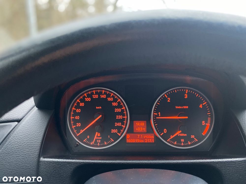 BMW X1 xDrive18d - 16