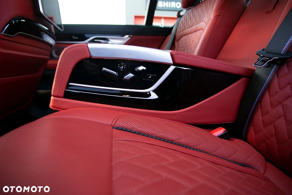 BMW Seria 7 750Ld xDrive sport - 13
