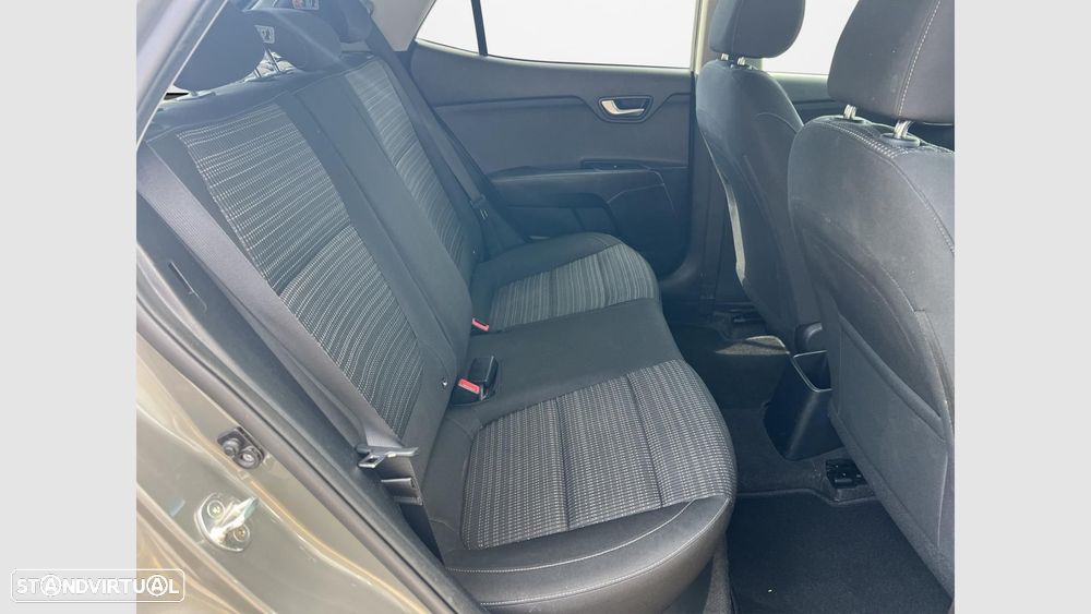 Kia Stonic 1.0 T-GDI EX — fotografia 12