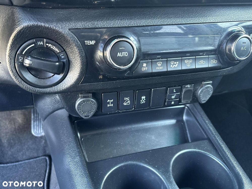 Toyota Hilux 2.4 D-4D Double Cab SR5 4x4 - 25