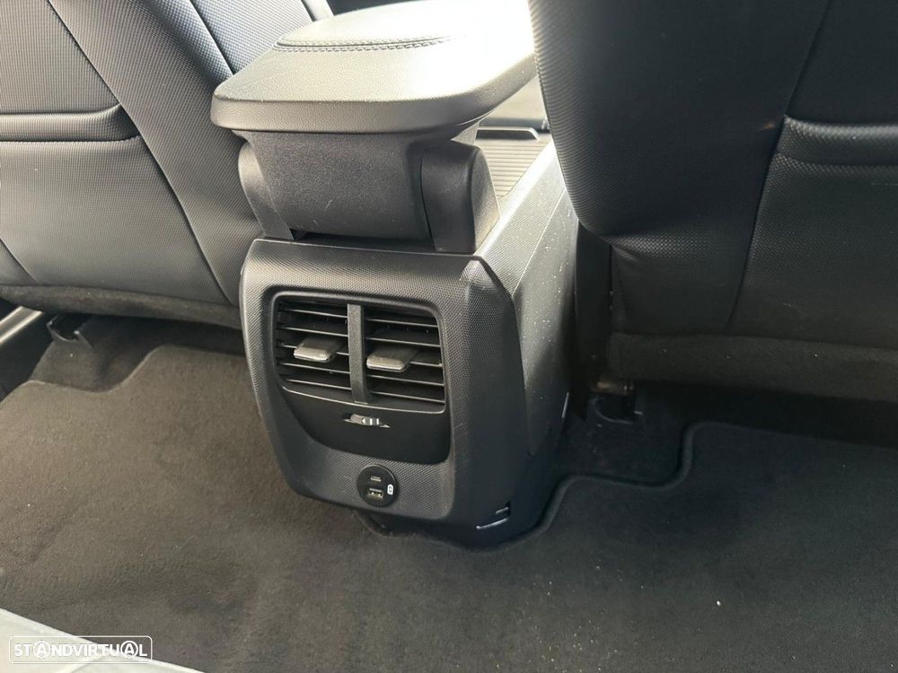 Ford Mustang Mach-E Standard - 28