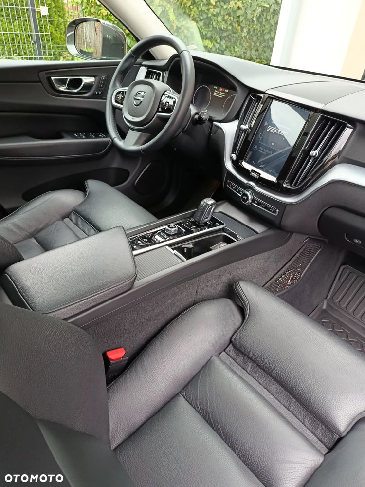 Volvo XC 60 B4 D Momentum Pro - 20