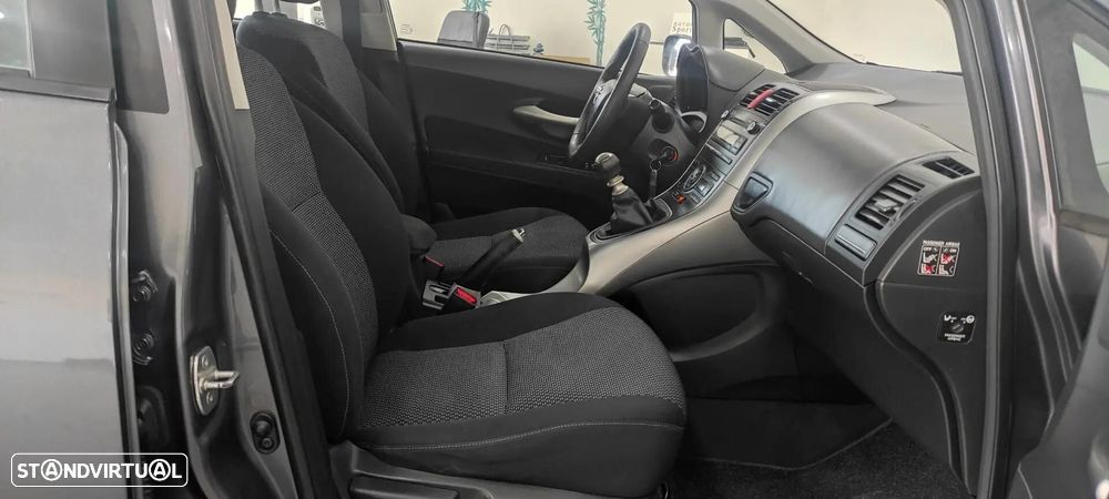 Toyota Auris 1.4 D-4D Sol - 24