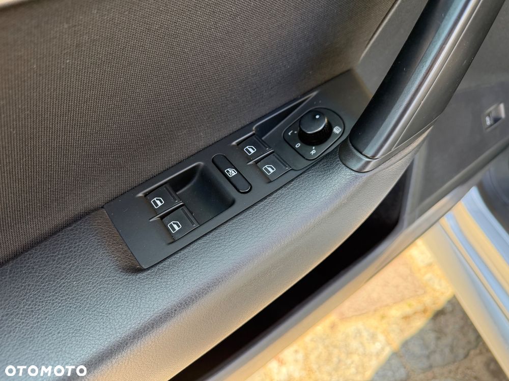 Volkswagen Passat Variant 2.0 Blue TDI SCR Trendline - 20