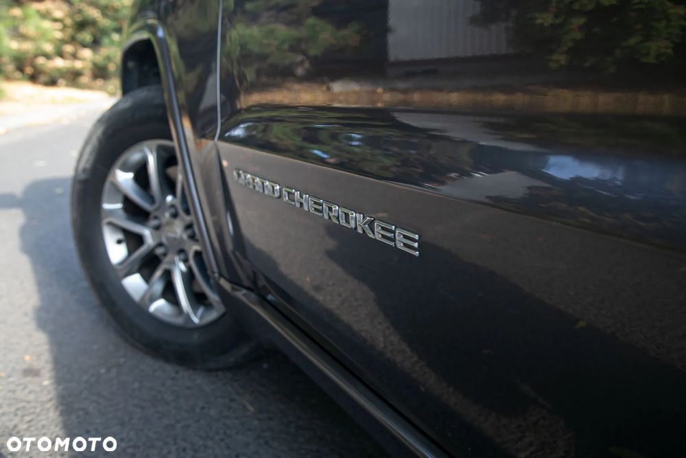 Jeep Grand Cherokee - 20