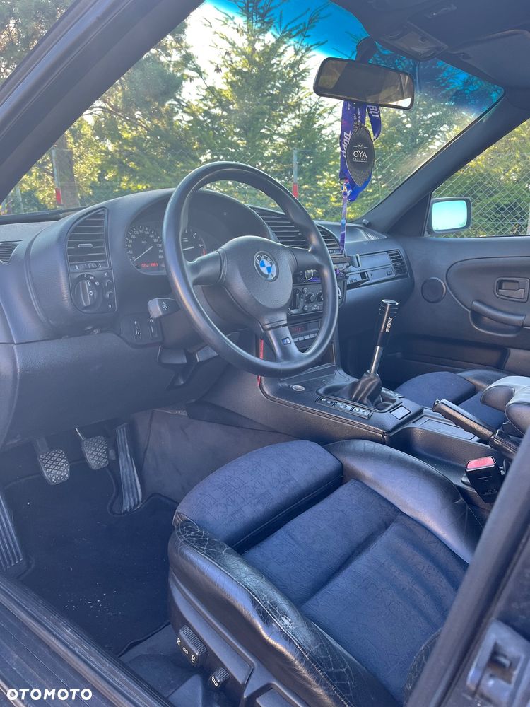 BMW Seria 3 320i - 13