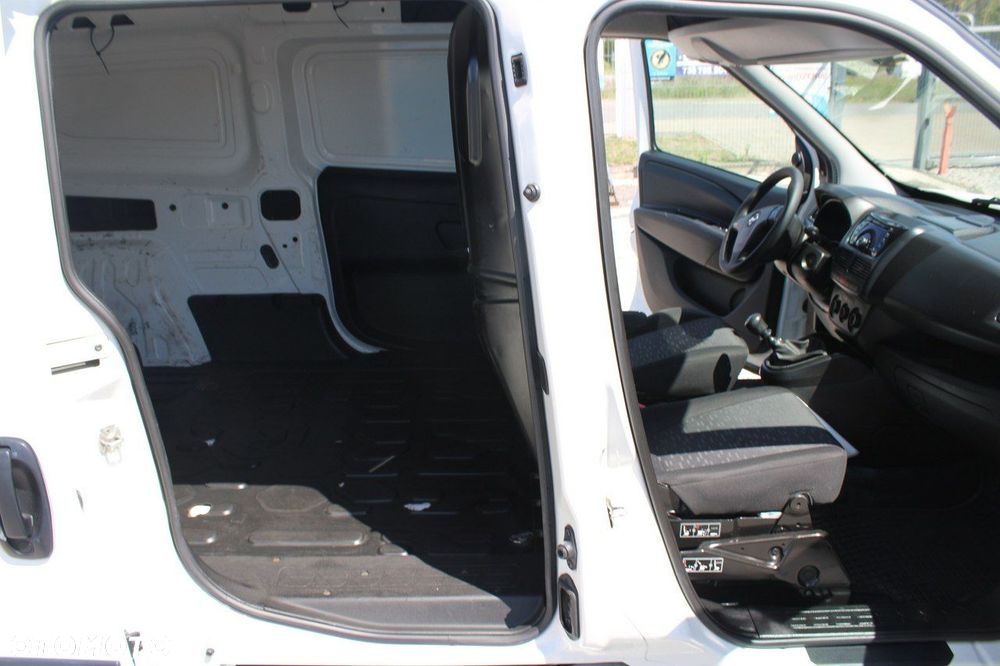 Opel Combo - 25