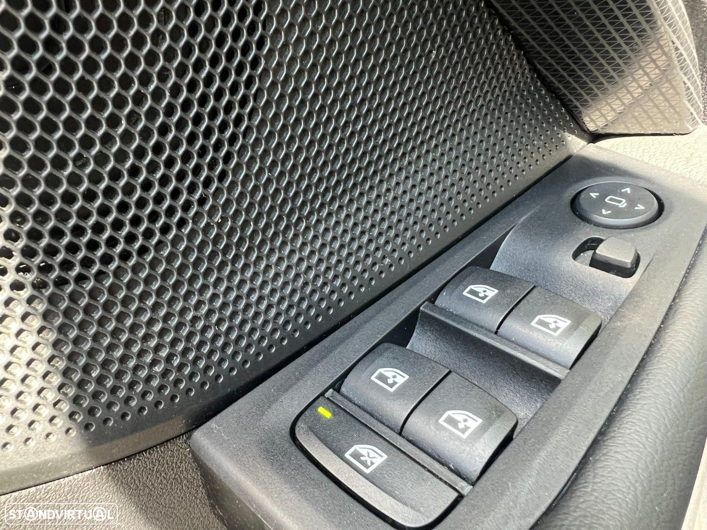 BMW 116 d Pack Desportivo M Auto - 16