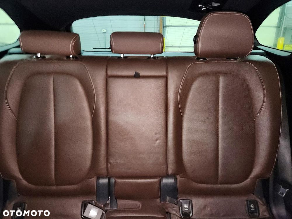 BMW X1 xDrive25i GPF Sport Line - 9