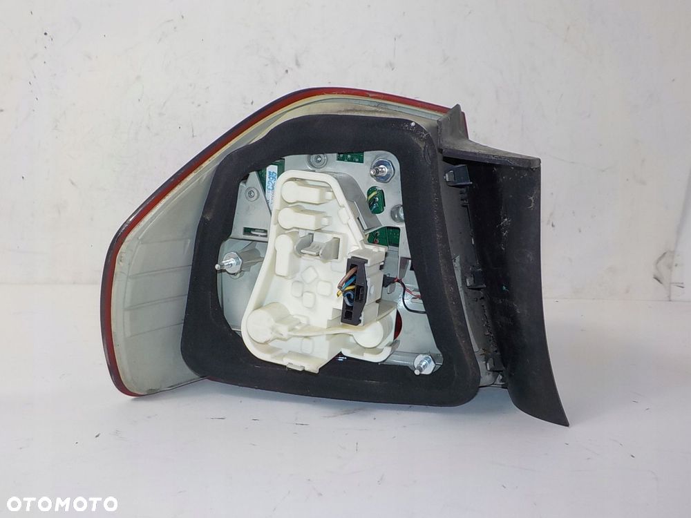BMW 3 E90 SEDAN LIFT LAMPA PRAWA TYŁ TYLNA - 4