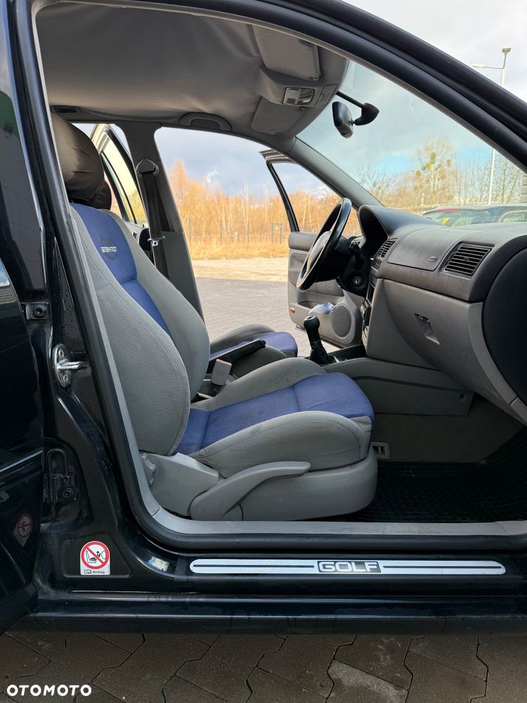 Volkswagen Golf 1.6 Highline - 31