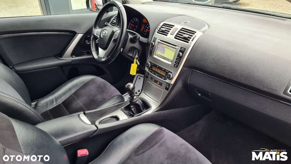 Toyota Avensis - 10