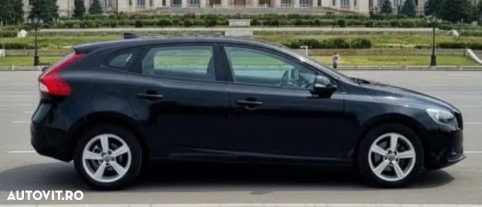 Volvo V40 D2 Momentum - 3