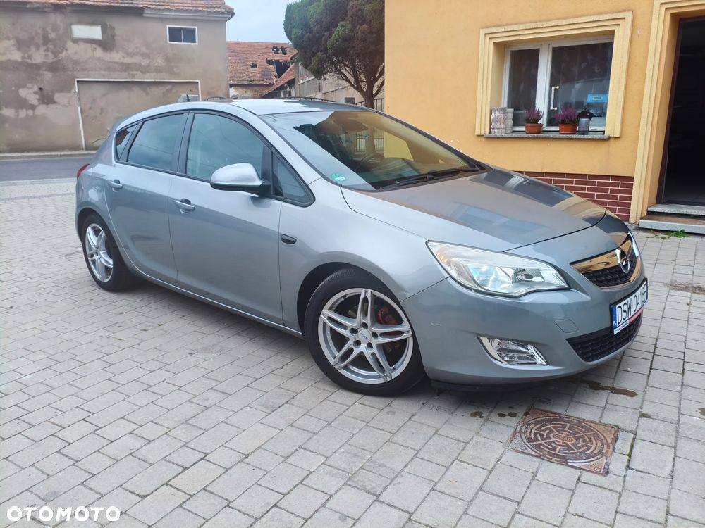 Opel Astra 1.4 Turbo Cosmo - 28
