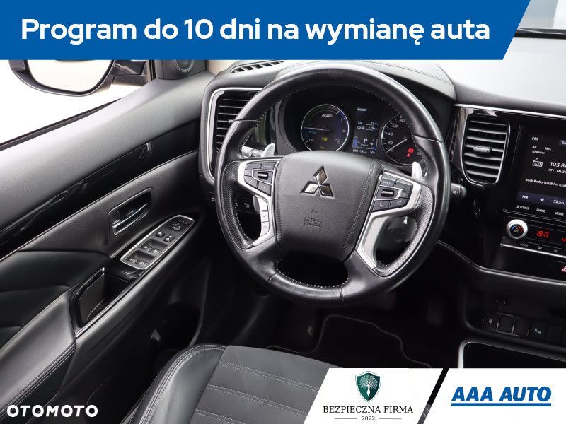 Mitsubishi Outlander - 9