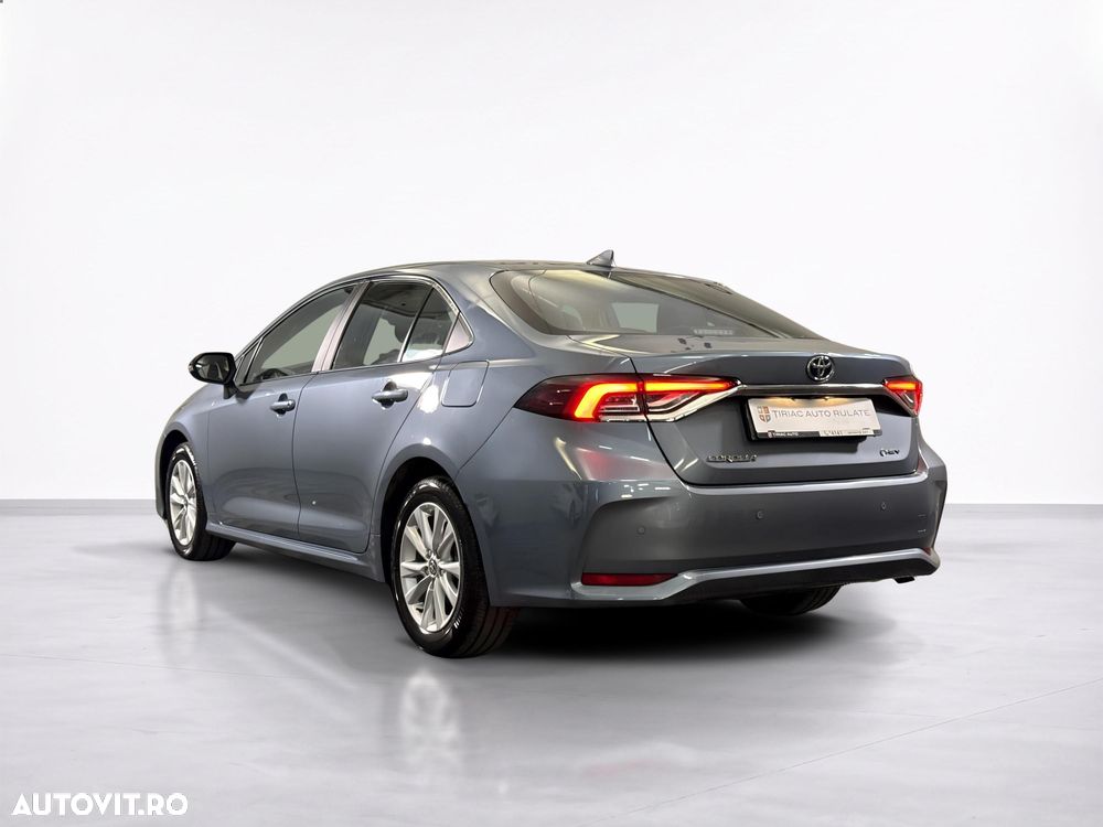Toyota Corolla - 4