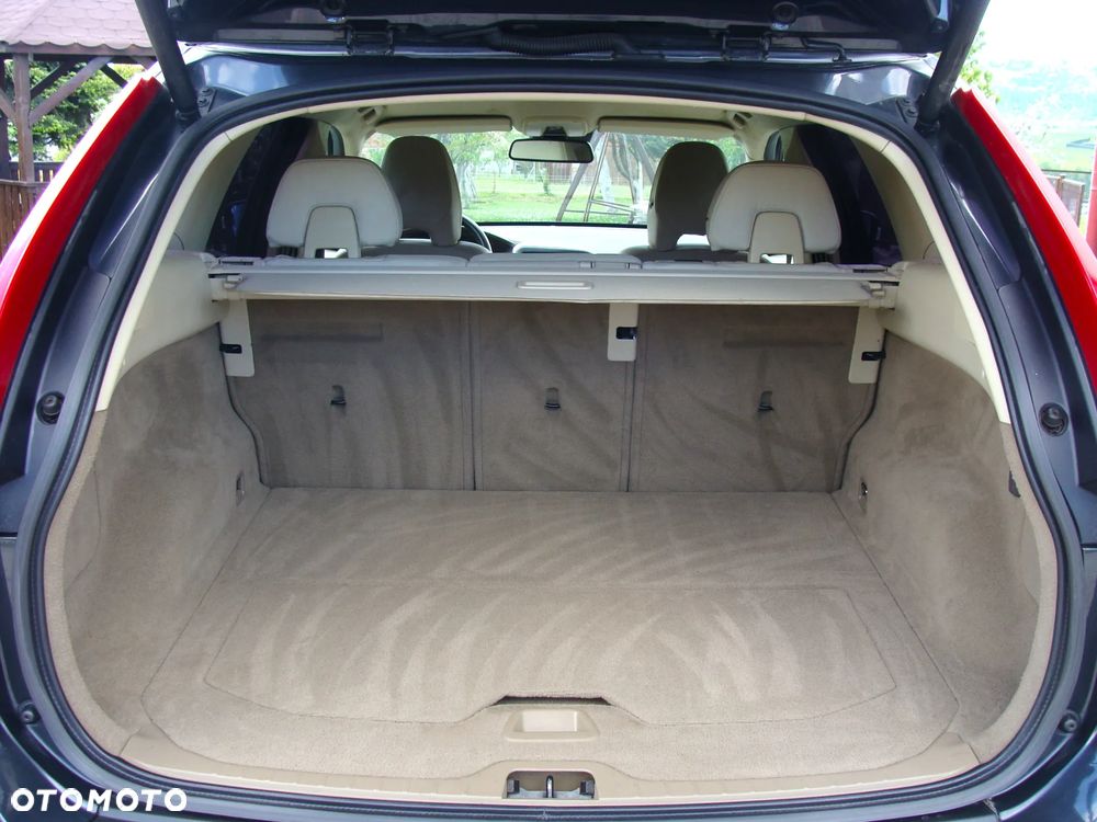 Volvo XC 60 D3 AWD Momentum - 12