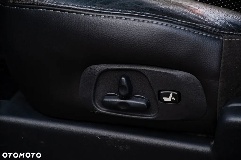 Mitsubishi Pajero 3.2 DI-D Automatik Dakar - 13