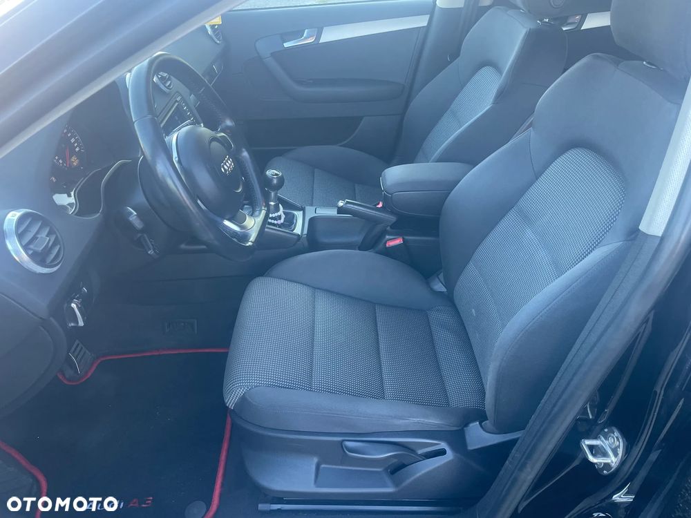 Audi A3 1.6 TDI S line Sportpaket - 9
