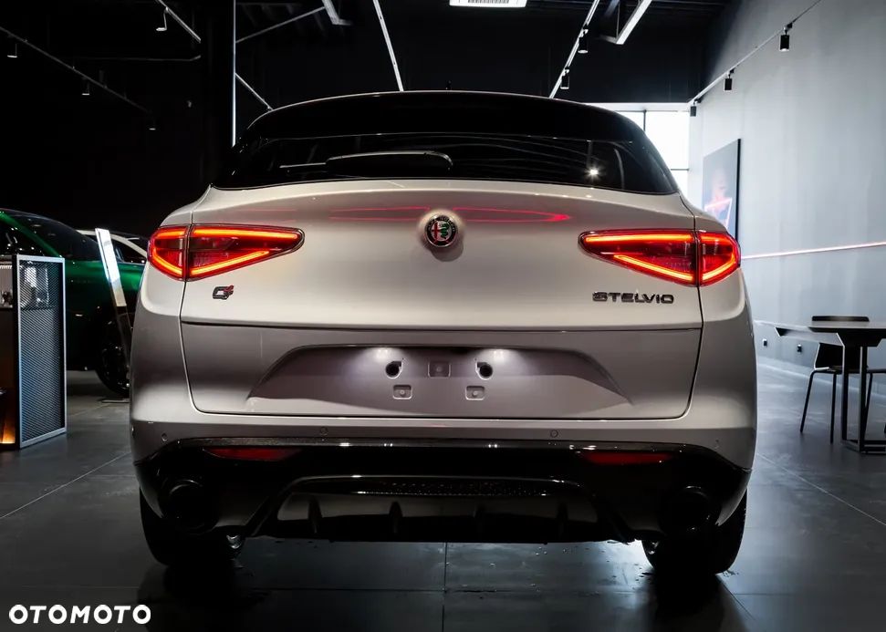 Alfa Romeo Stelvio 2.2 JTDM Veloce Q4 - 4