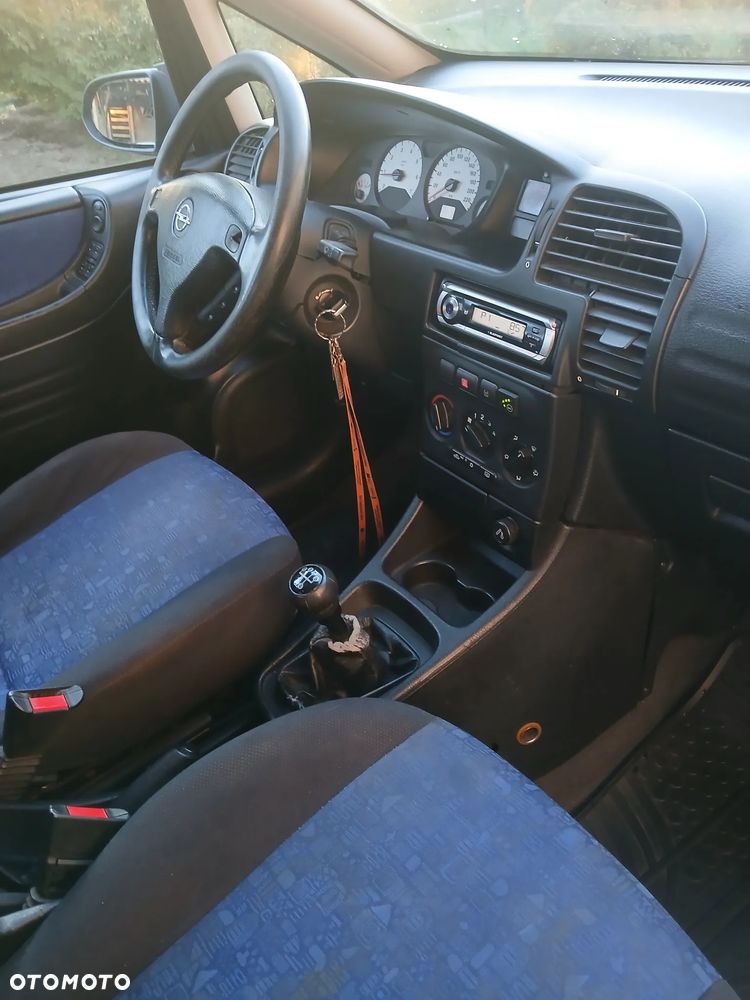 Opel Zafira 1.8 16V Elegance - 19