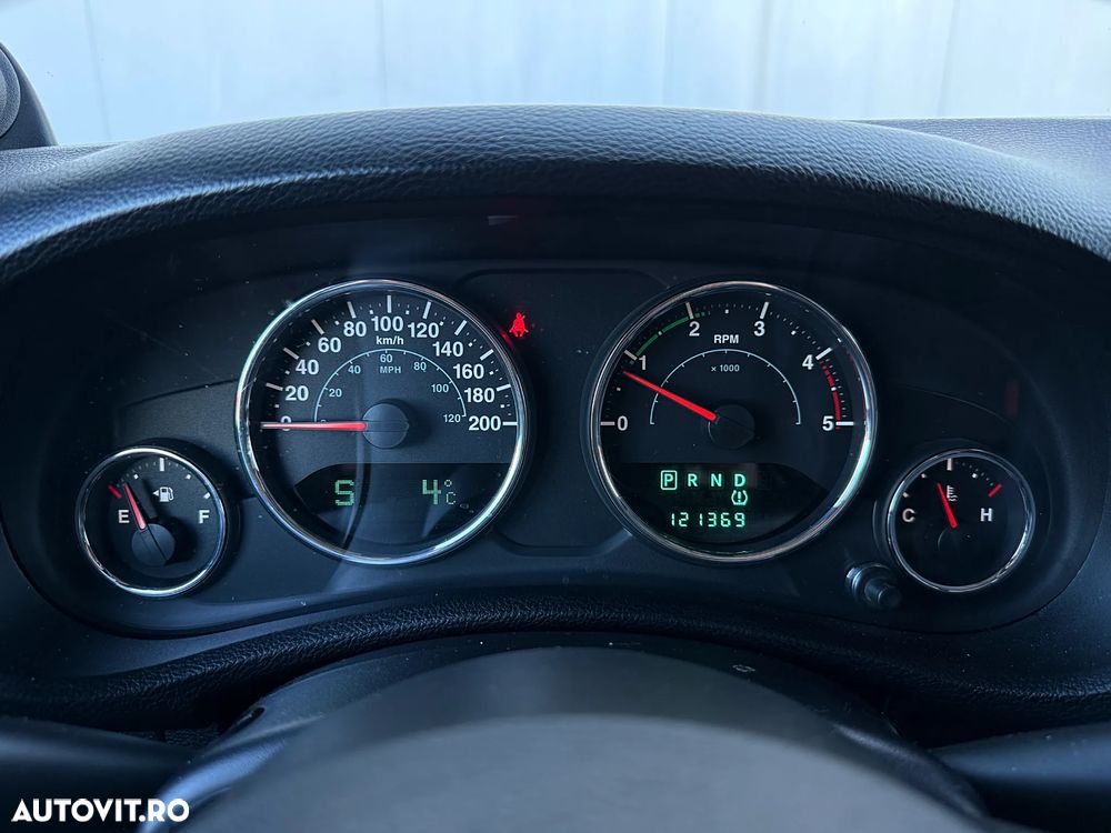 Jeep Wrangler 2.8 CRD AT Rubicon - 12