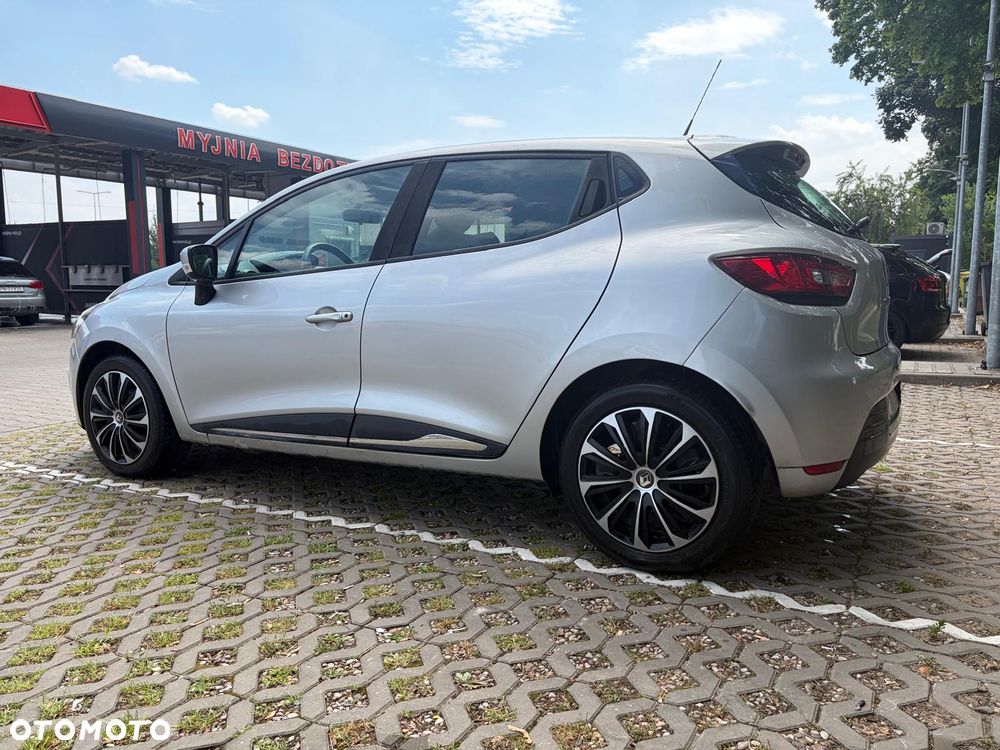 Renault Clio - 17