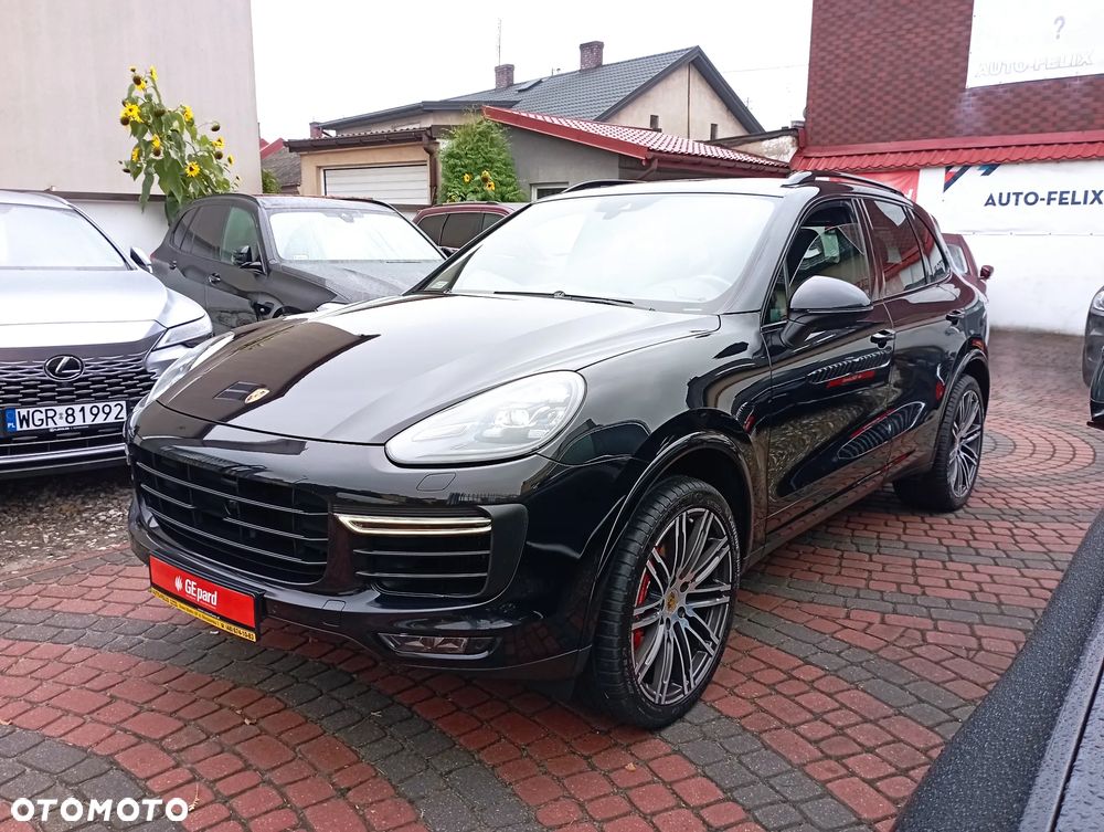 Porsche Cayenne Turbo - 1
