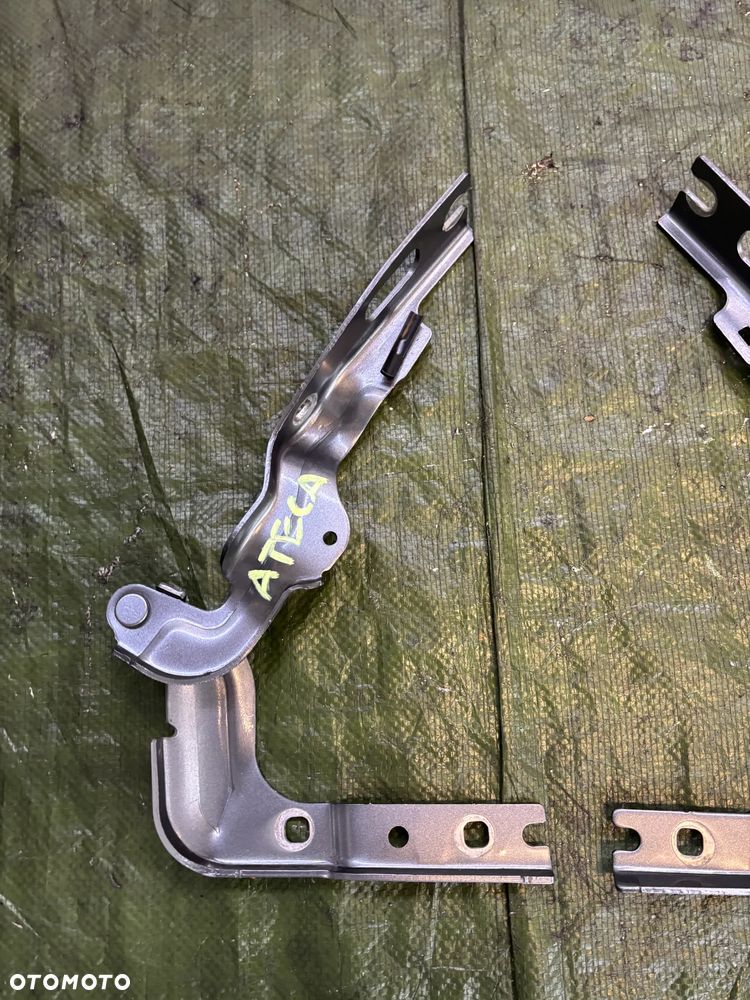 Seat Ateca zawias maski prawy lewy 575823302A 575823301A - 3