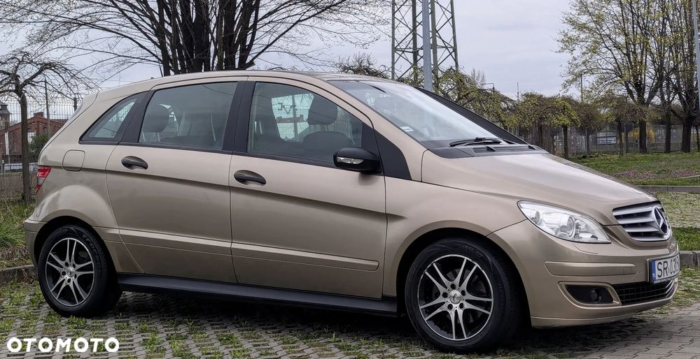 Mercedes-Benz Klasa B 180 CDI - 27