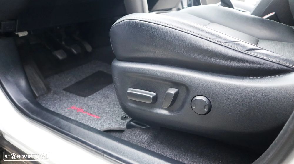 Toyota RAV4 2.0 D-4D 4x2 S&S Executive - 18