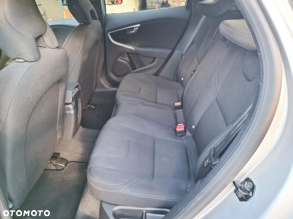 Volvo V40 D2 - 29