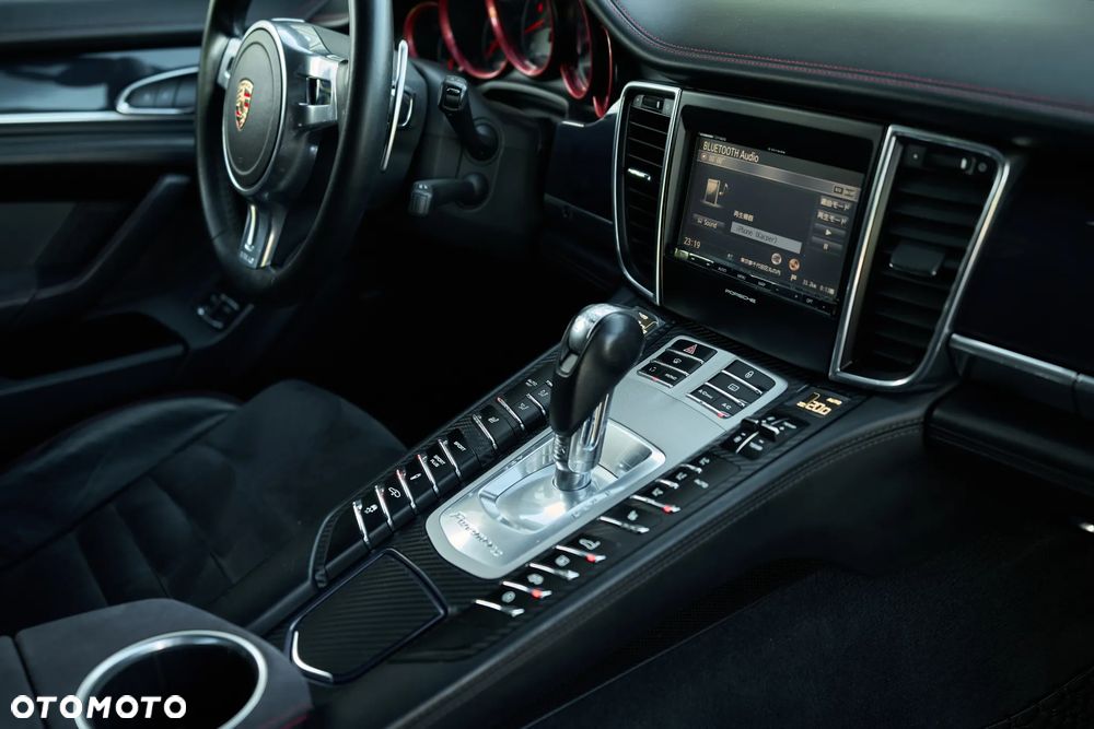 Porsche Panamera GTS - 38