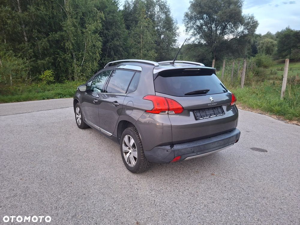 Peugeot 2008 1.2 Pure Tech Style S&S - 7