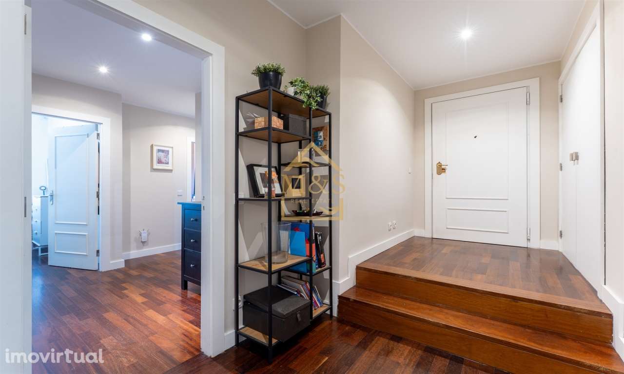 Apartamento T4, Varanda, a 600Mts da Praia, Metro - Matosinhos Sul - Grande imagem: 2/23