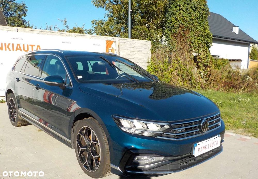 Volkswagen Passat - 1