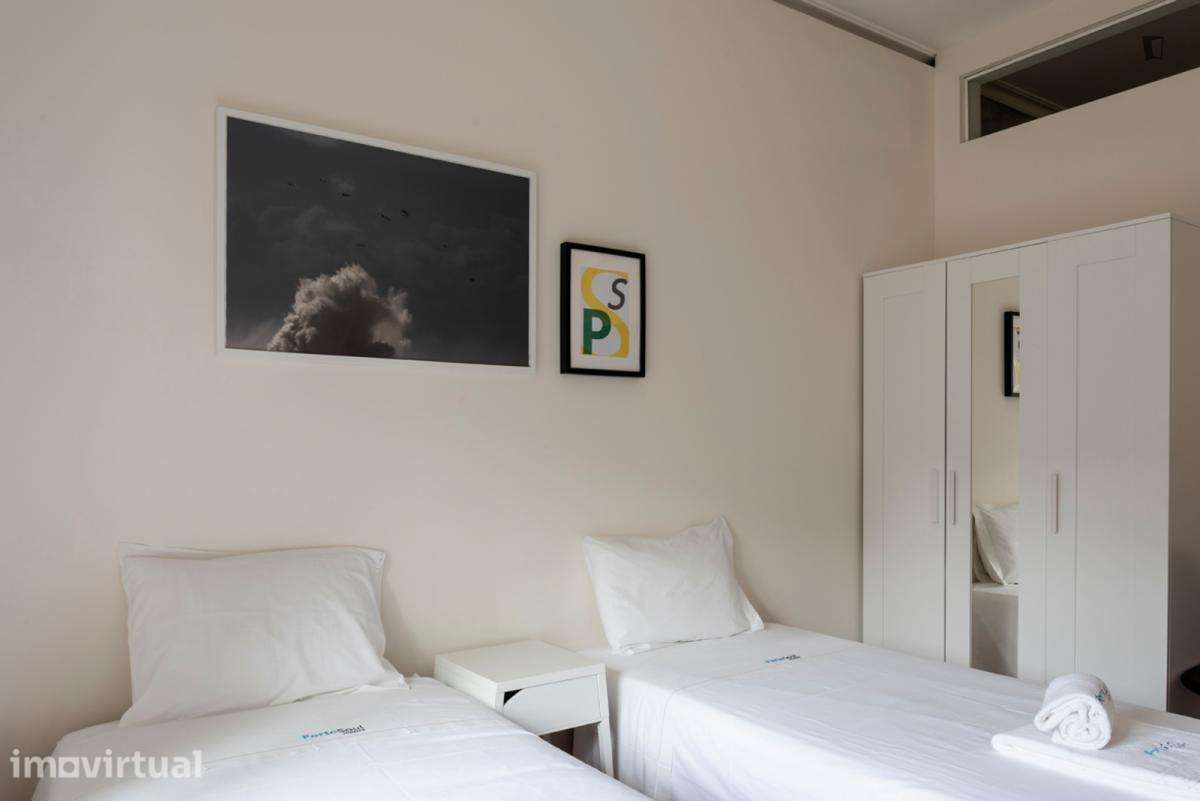 Quarto - localizado em Paranhos Porto - Grande imagem: 4/14