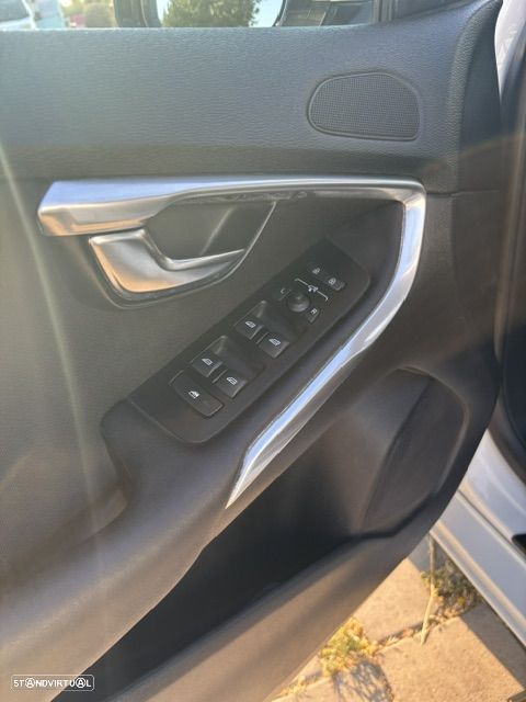 Volvo V40 1.6 D2 Eco Momentum - 17