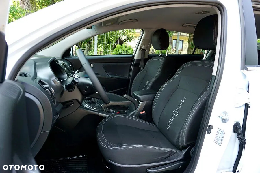 Kia Sportage 1.7 CRDI 2WD Dream-Team Edition - 23