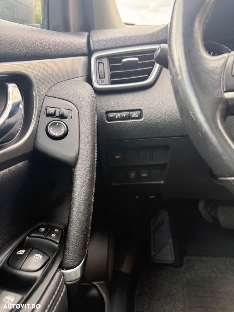 Nissan Qashqai 1.6 DCI Start/Stop X-TRONIC Tekna - 27
