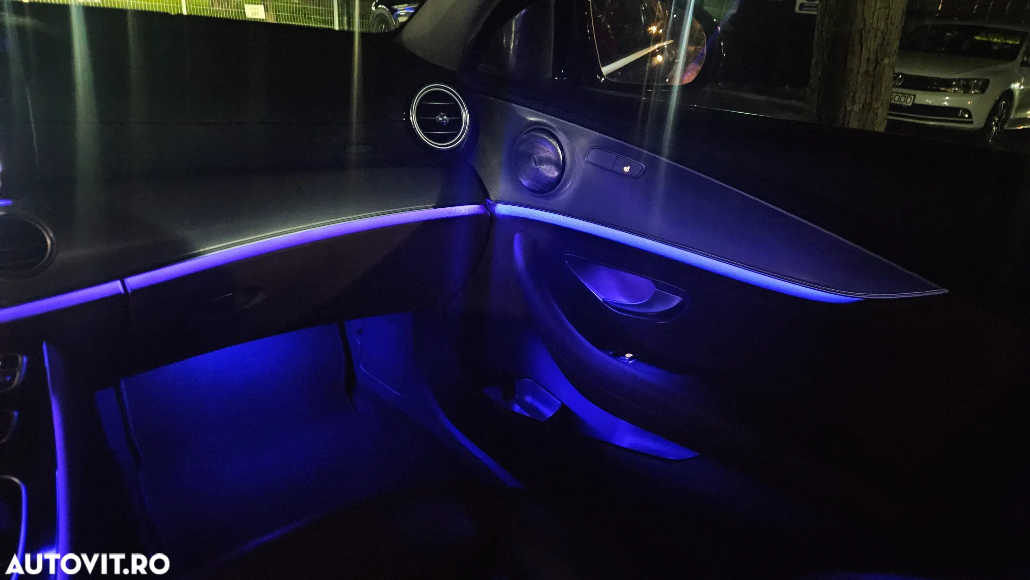 Mercedes-Benz E 220 d T 9G-TRONIC AMG Line - 34